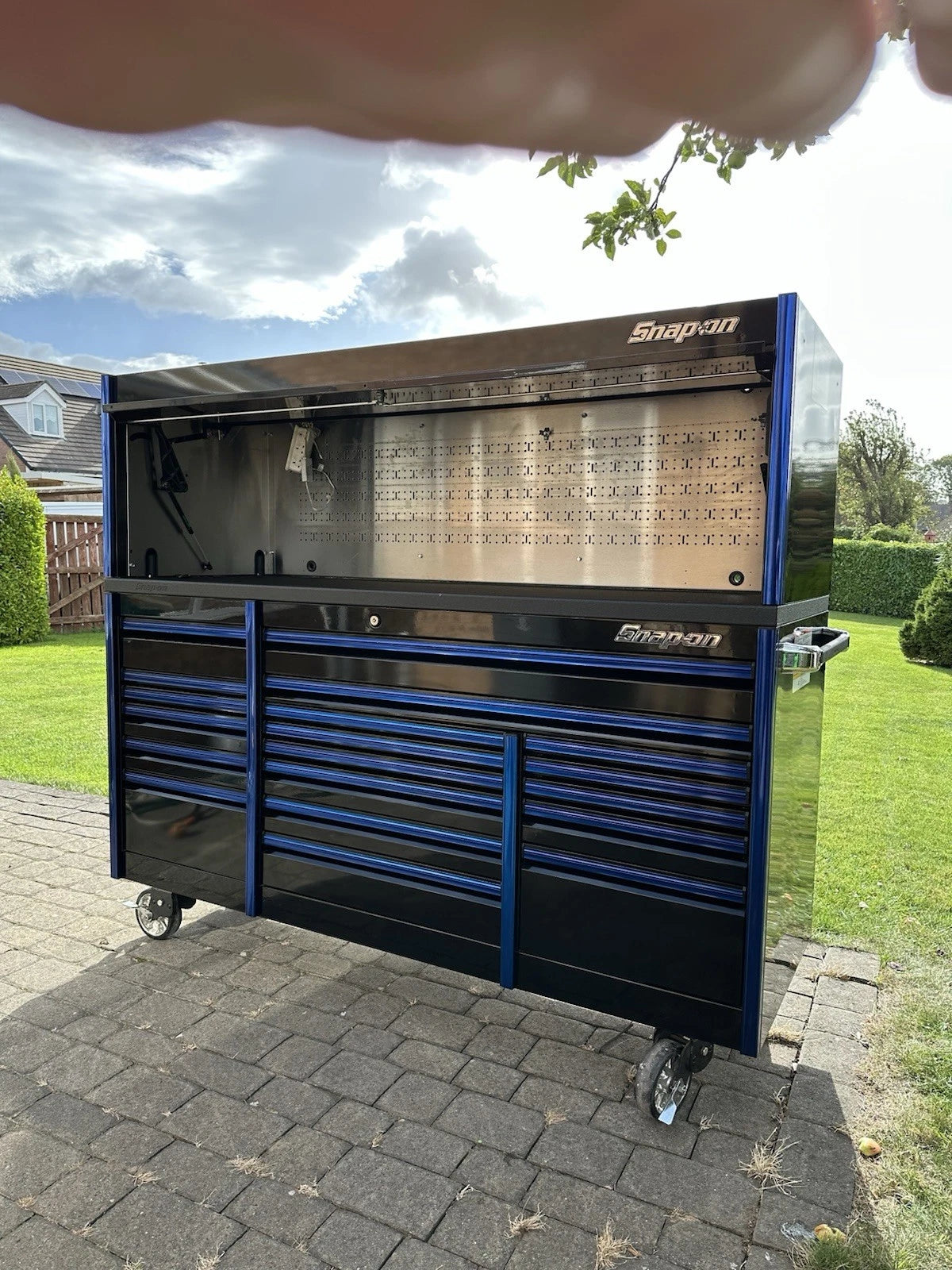 Snap On Tool Box 84” X 30” EPIQ Roll Cab With Hutch Black Blue Trims