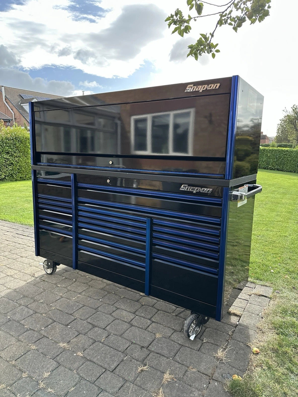 Snap On Tool Box 84” X 30” EPIQ Roll Cab With Hutch Black Blue Trims