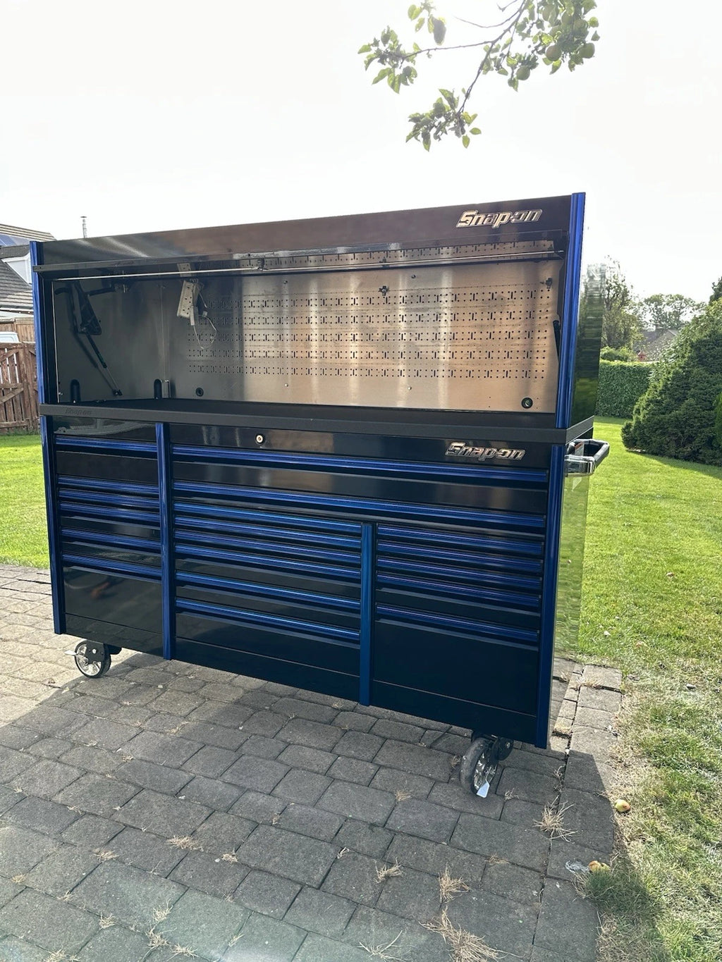Snap On Tool Box 84” X 30” EPIQ Roll Cab With Hutch Black Blue Trims