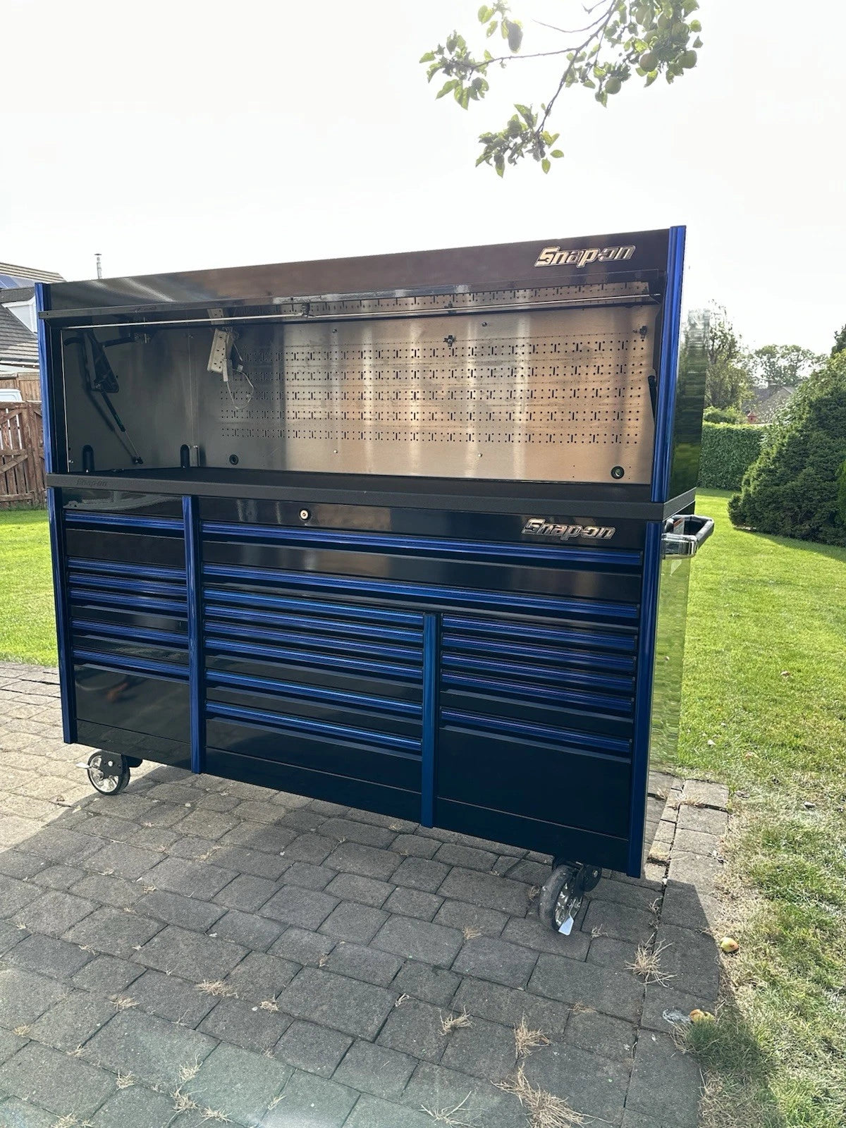 Snap On Tool Box 84” X 30” EPIQ Roll Cab With Hutch Black Blue Trims